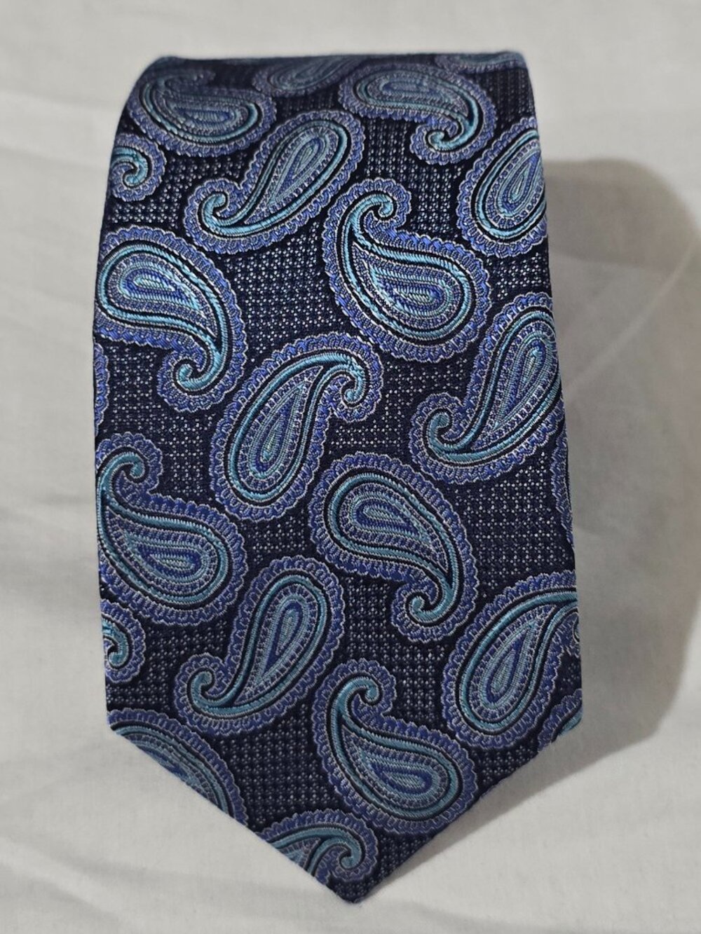 Alara 100% Silk Necktie - Blue Paisley - 3" x 57"